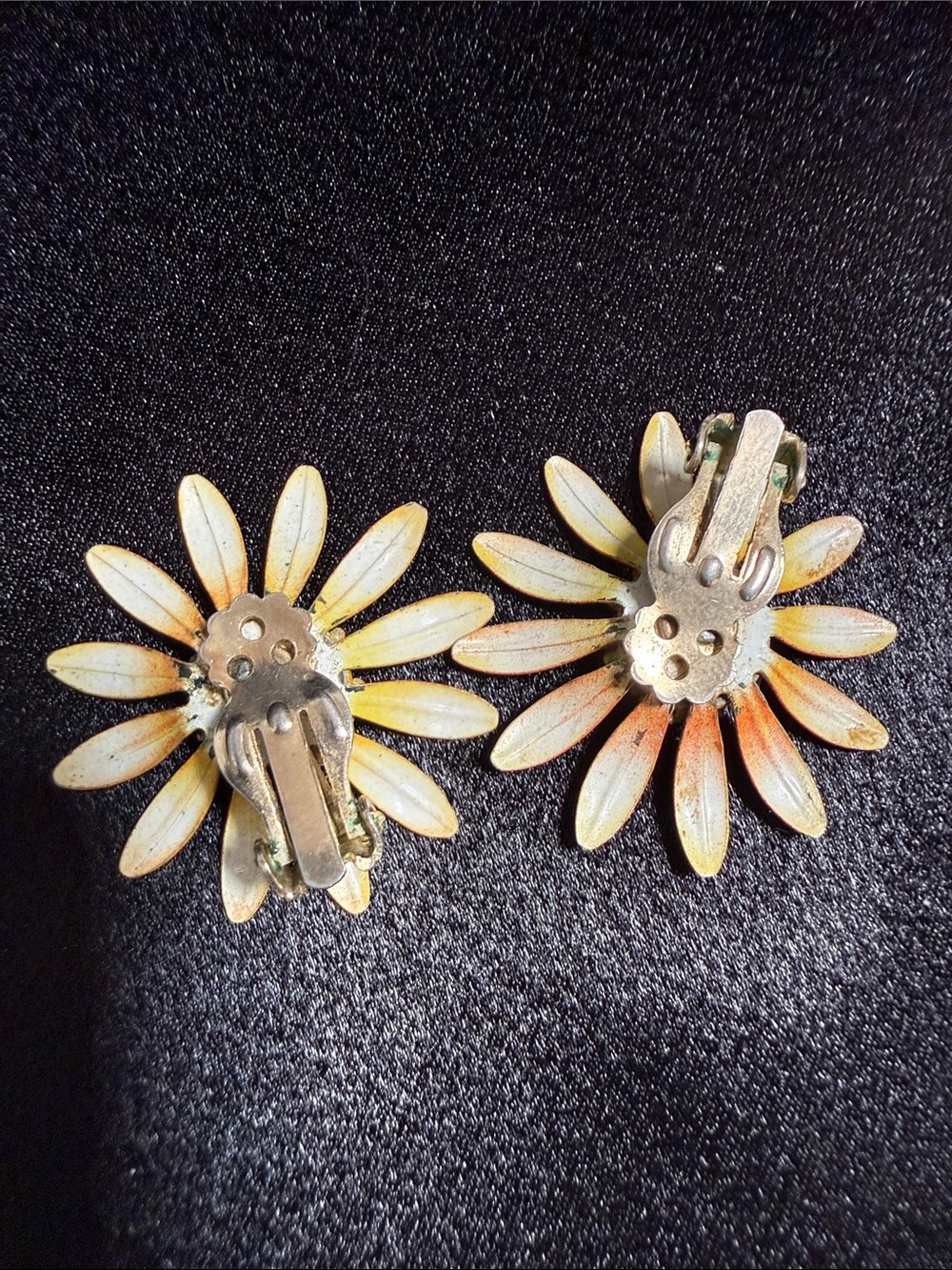 Vintage Enamel Metal Daisy Flower 1960 Set - Picture 5 of 5
